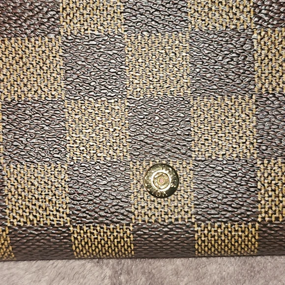 Louis Vuitton Damier Ebene Wallet with Red Accent - Picture 6 of 12